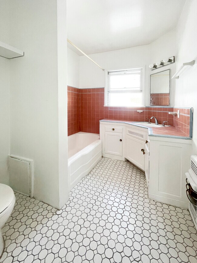 Bathroom - 4633 Clarissa Ave