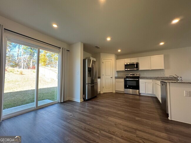 Building Photo - 528 Pemberton St