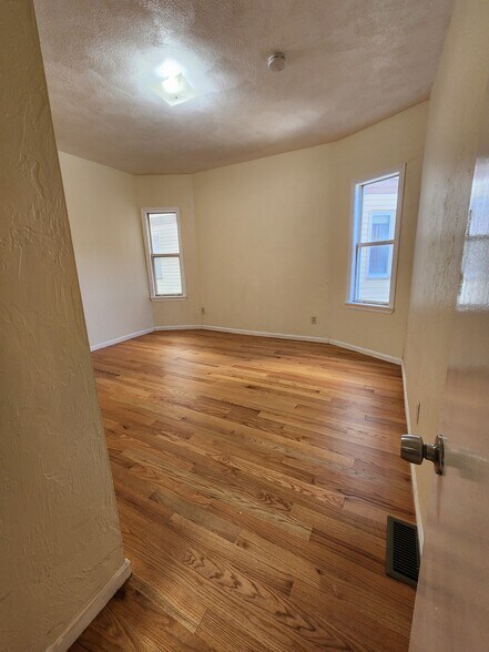 Building Photo - 52 Deering Rd