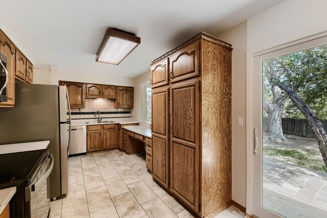 Building Photo - Beautiful 3-Bedroom Home with Large Backyard & Mountain Views