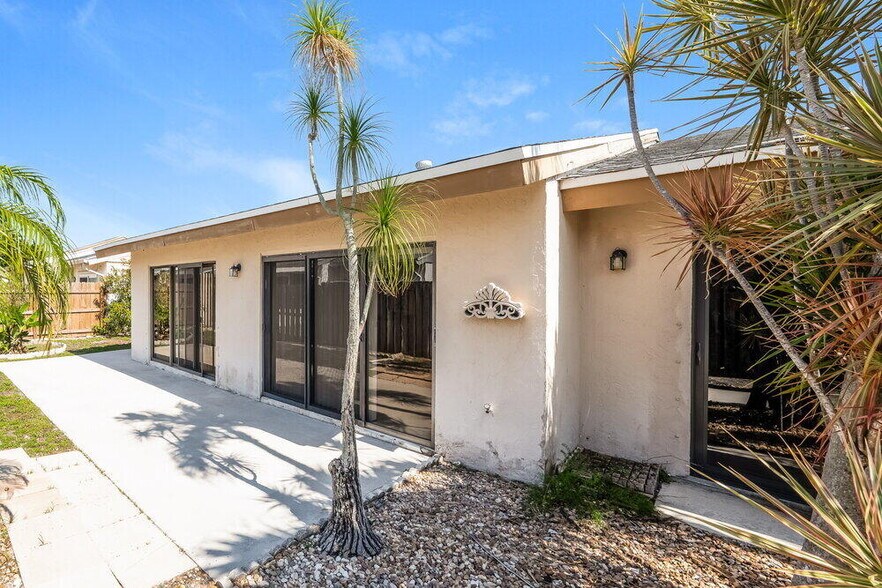 Building Photo - 80 Baytree Cir