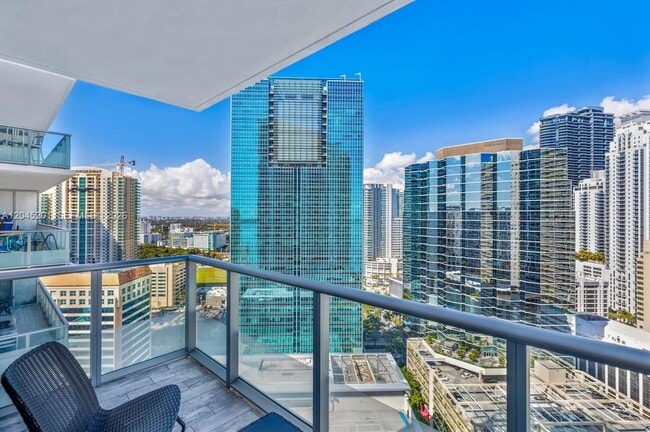Building Photo - 1300 Brickell Bay Dr