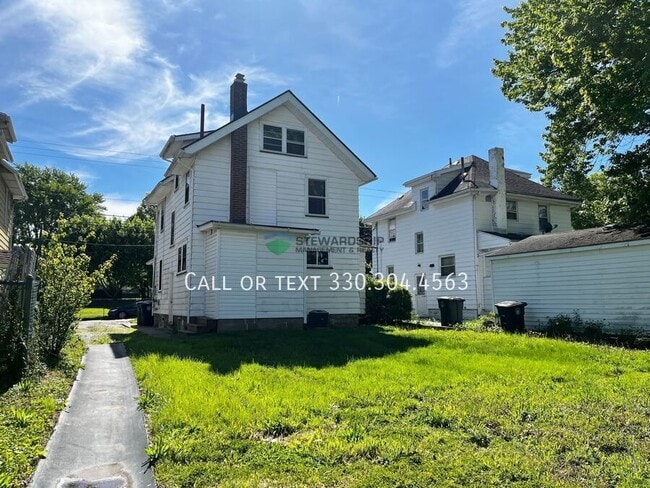 Building Photo - 1012 Brown St