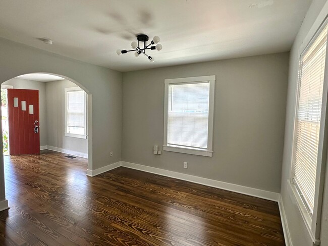 Building Photo - COMING FRIDAY!!!  Renovation Complete!   N...