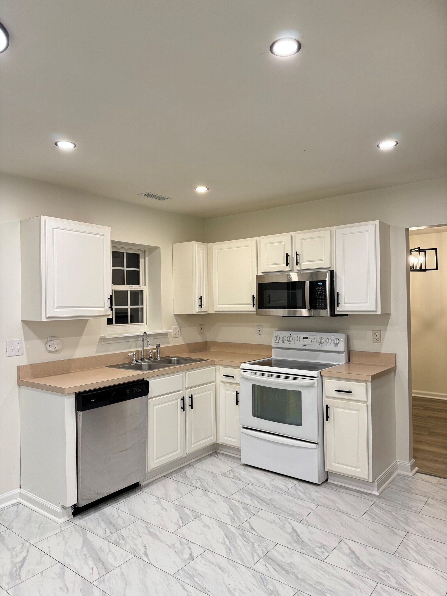 Building Photo - 103 Doves Haven Dr
