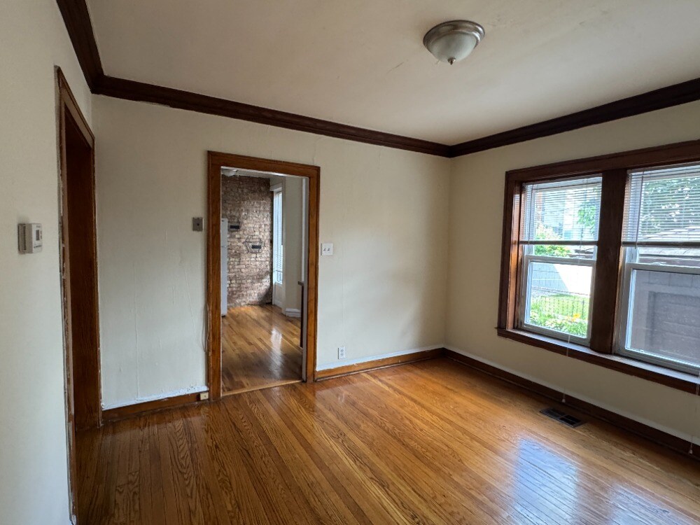 Building Photo - 3562 W Henderson St