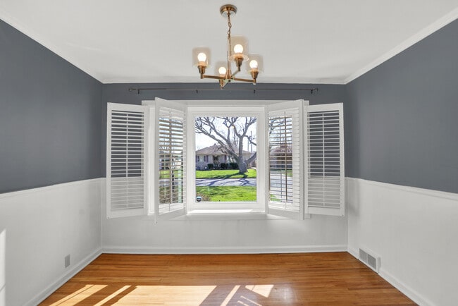 Building Photo - 1240 N Irvington Ave