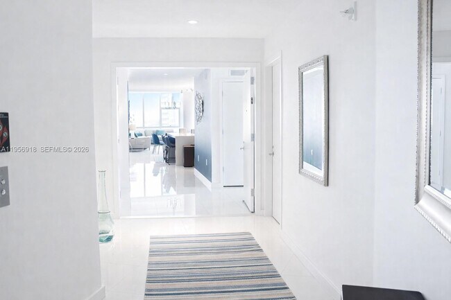 Building Photo - 851 NE 1st Ave