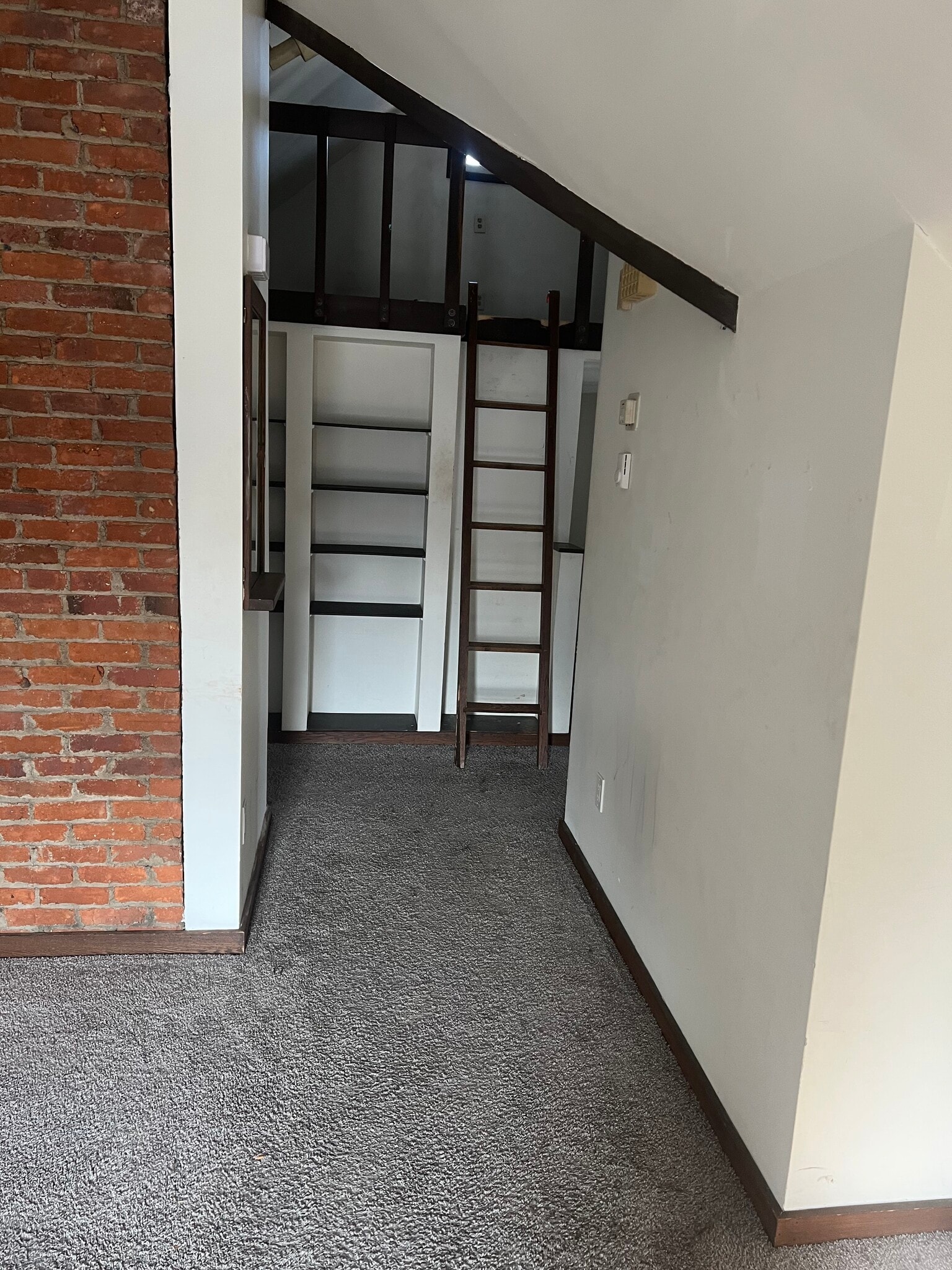 Building Photo - 8 Fox Ter