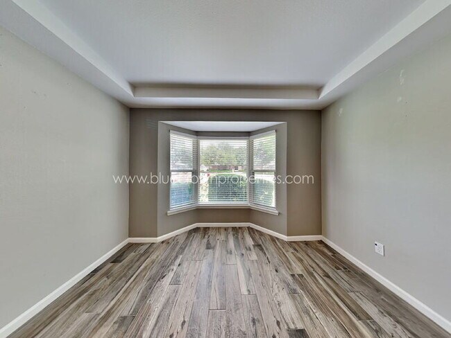 Building Photo - 9 Brookfield Ct