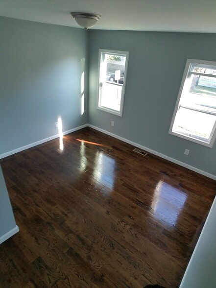Building Photo - 466 Burritt Ave