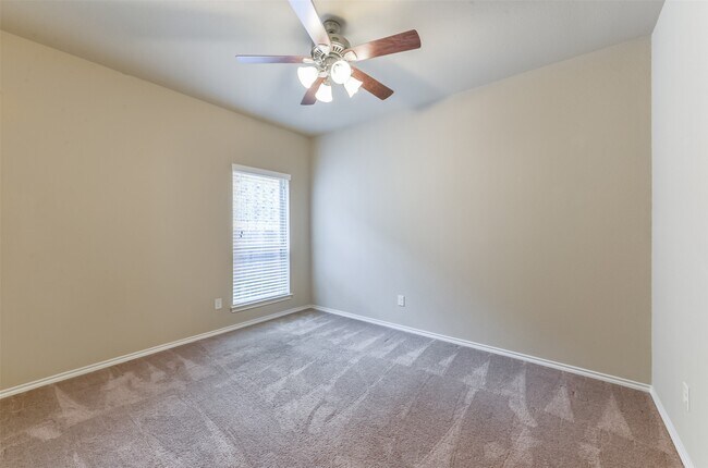 Building Photo - 248 Clementine Ct