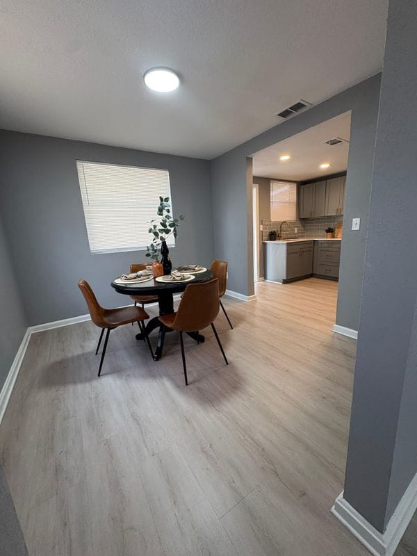 Building Photo - 3150 Belden Cir