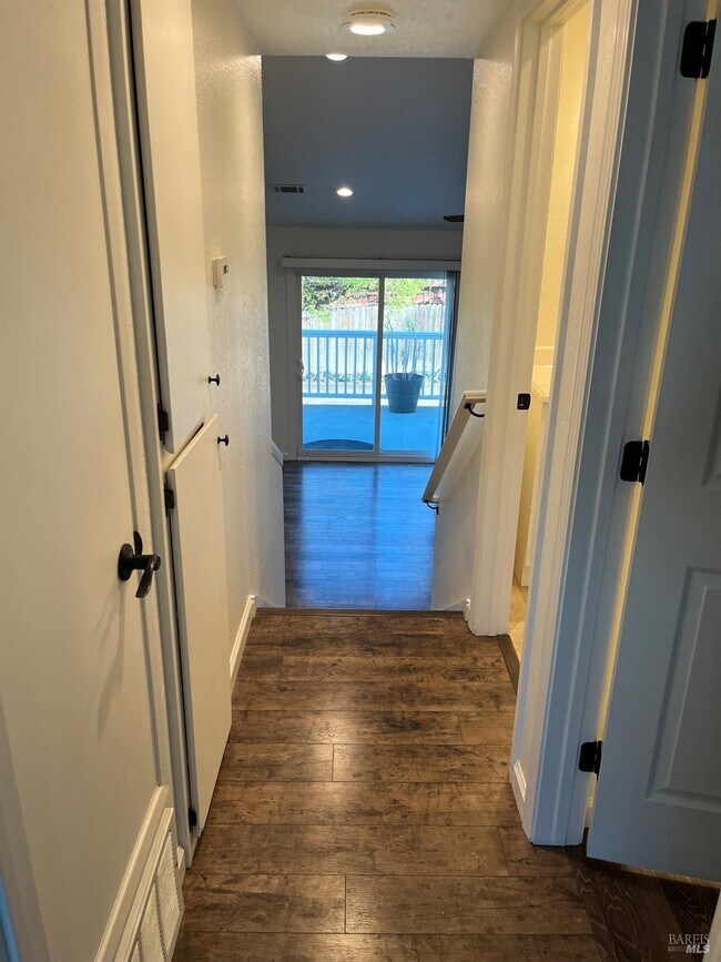 Building Photo - 329 E T St