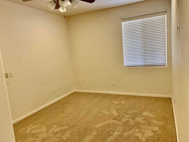 Building Photo - 2276 Greystone Dr