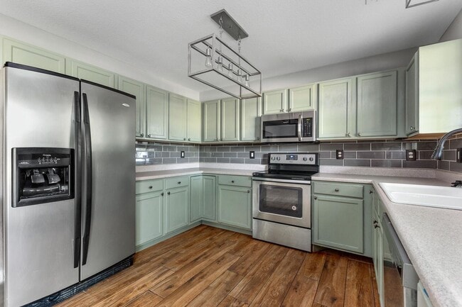 Building Photo - 607 Winter Way Dr