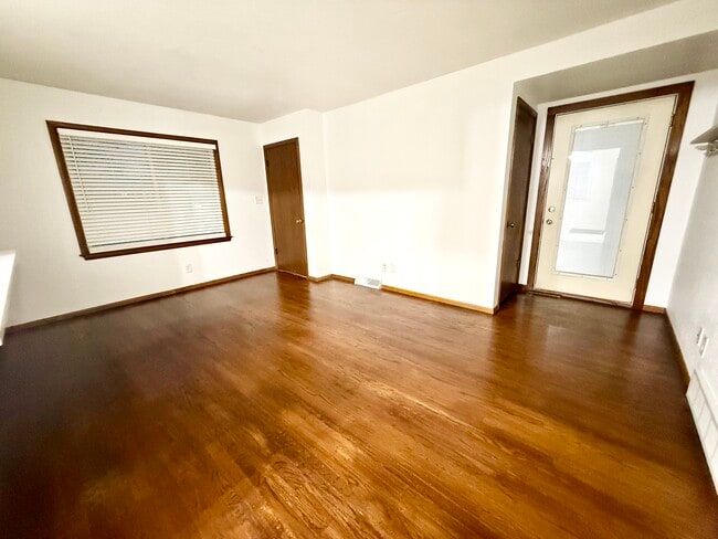 Building Photo - 4535 40th Ave