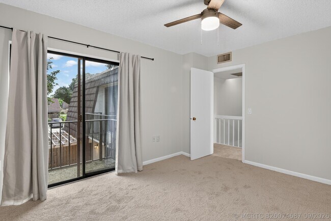 Building Photo - 2427 24th Ln