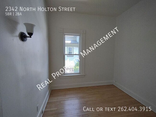 Building Photo - 2342 N Holton St