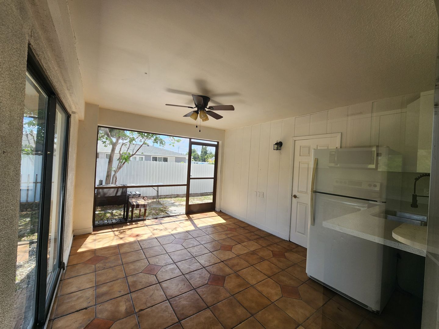 Building Photo - REMODELED 2 bedroom 2 bathroom in NE Cape Coral