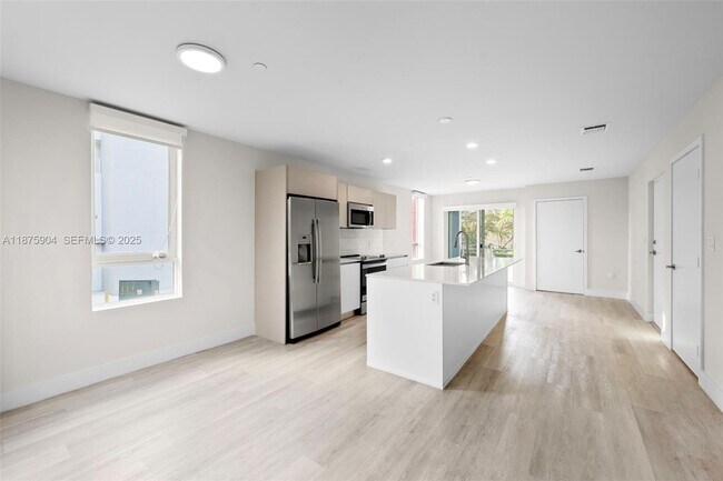 Building Photo - 2555 NE 193rd St