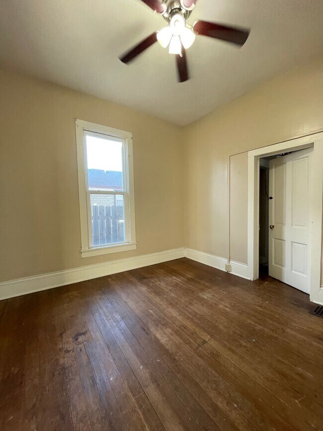 Building Photo - 1113 Constitution St