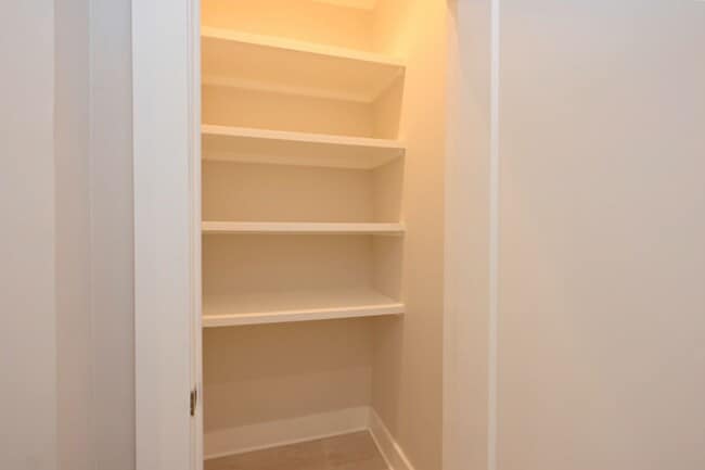 Building Photo - **PERFECTLY SITUATED TOWNHOME IN GREEN HIL...