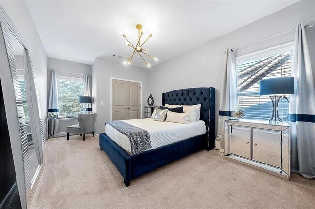 Building Photo - 3165 Oakdale Rd