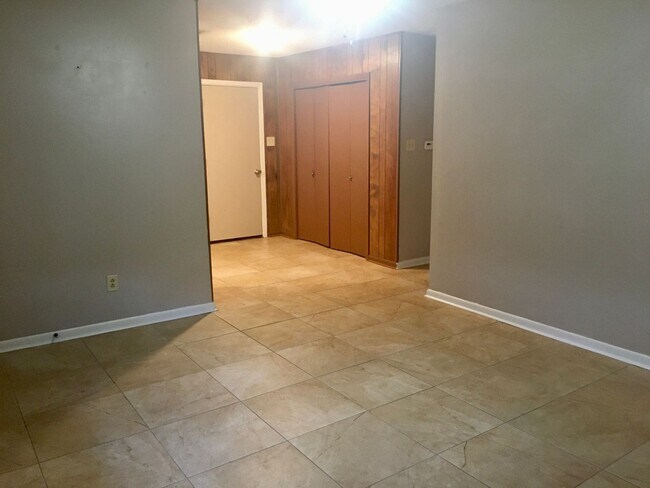 Building Photo - Sherwood rental!