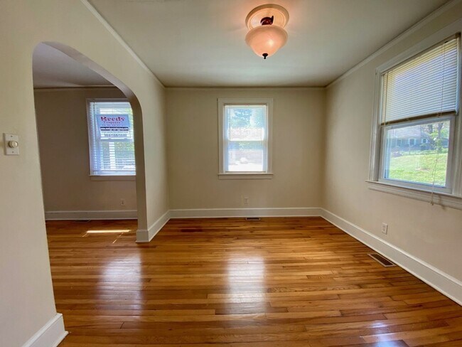 Building Photo - 109 Kreswell Cir