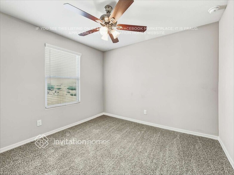 Building Photo - 8015 W Agora Ln