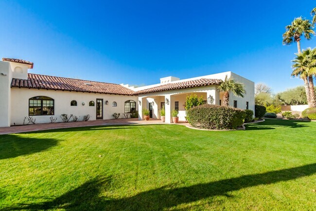 Building Photo - MUST SEE!!! FULLY-FURNISHED LUXURIOUS 6 Be...