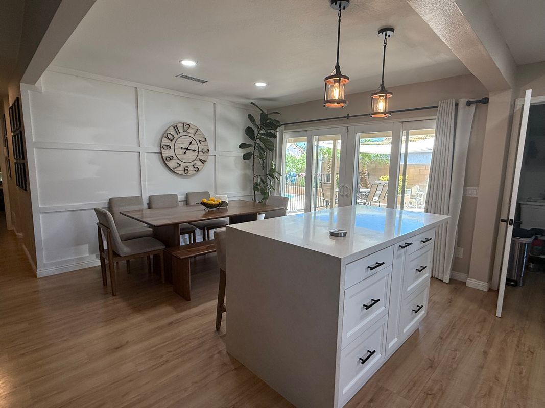 Building Photo - 3165 Weatherby Dr