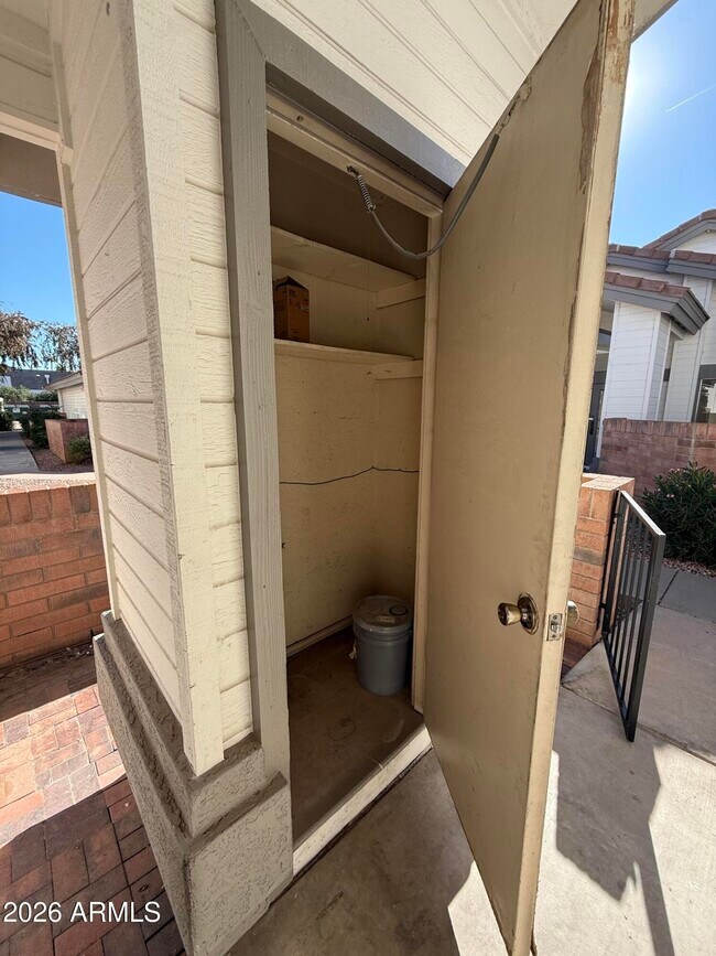 Building Photo - 2201 N Comanche Dr