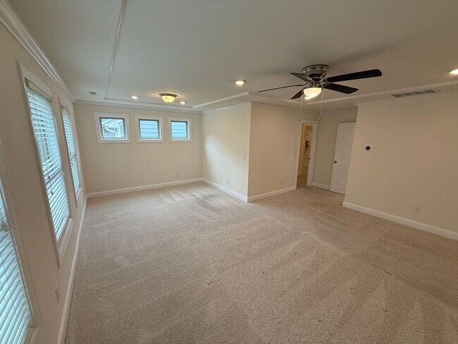 Building Photo - Ballantyne Home in great Location With Sun...