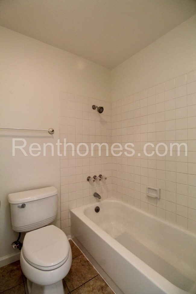 Building Photo - 8510 Summerdale Rd