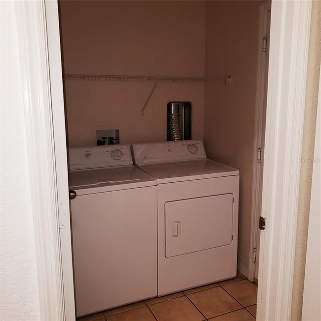 Building Photo - 10855 Dragonwood Dr