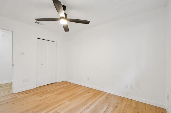 Building Photo - 12907 Water Mill Cove