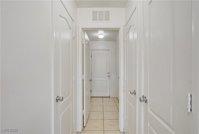 Building Photo - 9252 Valley Ranch Ave