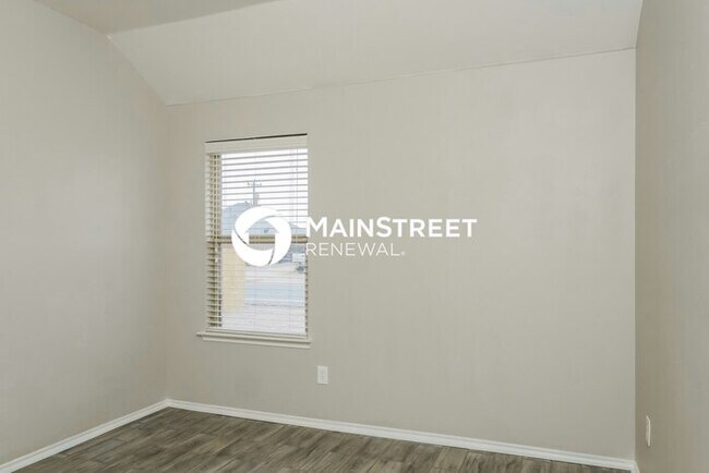 Building Photo - 3 Bedroom Pet-Friendly Home in Mustang, OK with Main Street Renewal