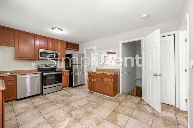 Building Photo - Charming 4 Bd / 2 Bath in College Park!
