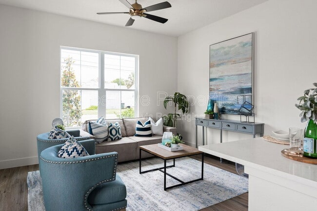 Building Photo - 550 S Grandview Ave