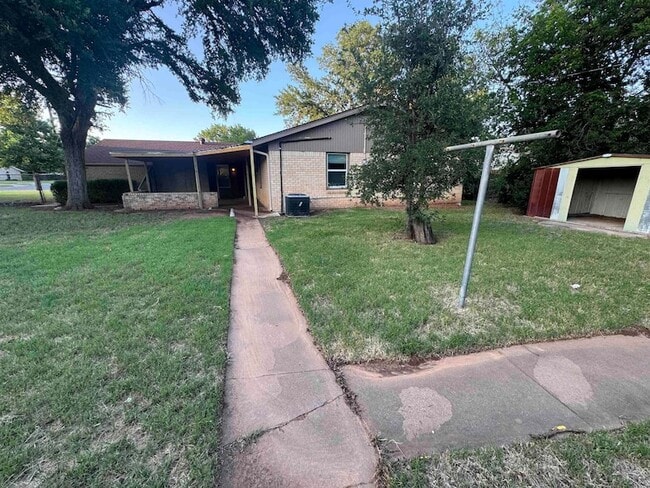 Building Photo - 4801 Pawnee Pathway
