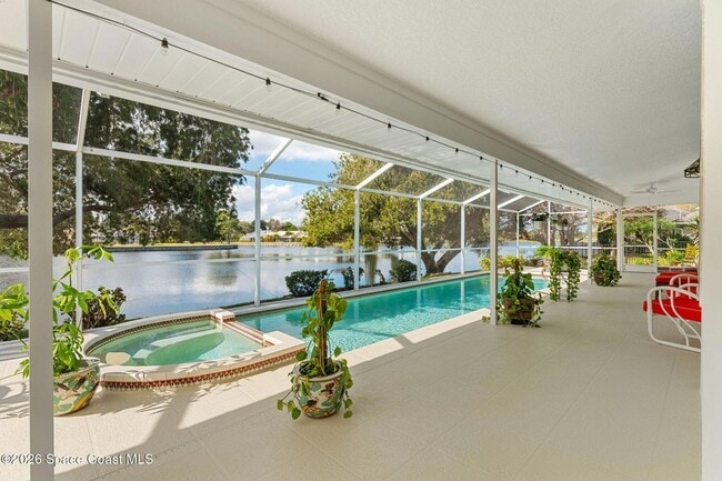 Building Photo - 662 Rossmoor Cir