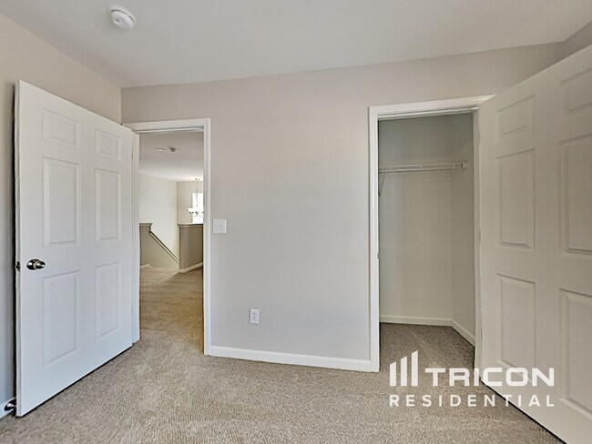 Building Photo - 193 Altondale Dr