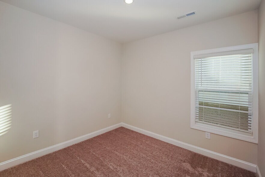 Building Photo - 146 Adams Tree Wy