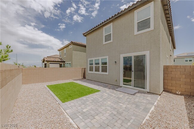 Building Photo - 5927 Coja St