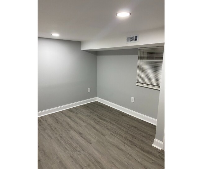 Building Photo - 5112 Belair Rd