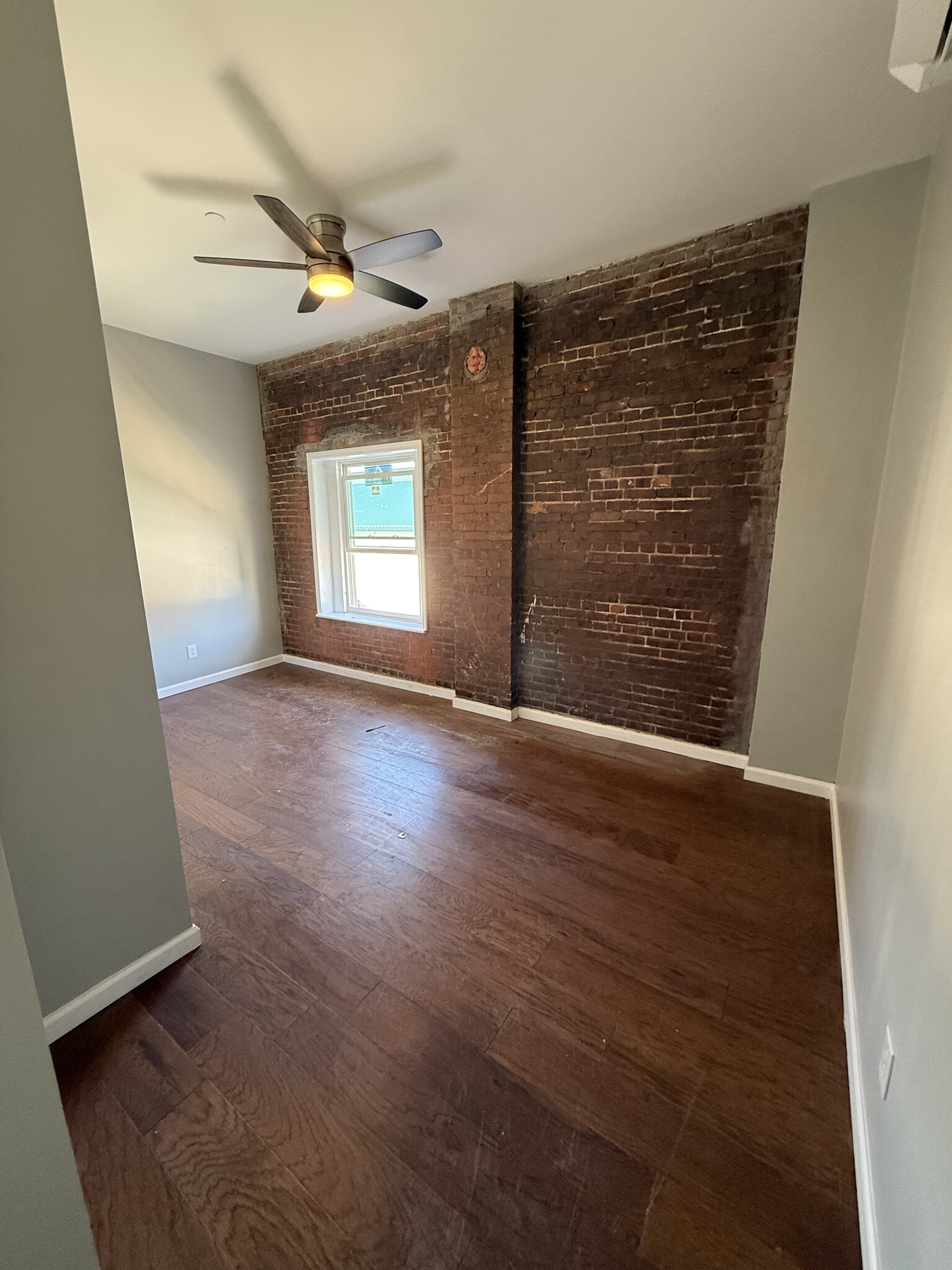 Bedroom - 111 N Main St