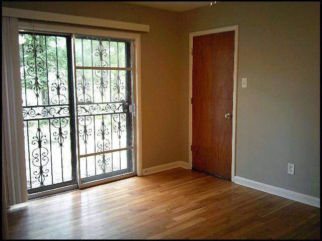 Building Photo - 303 Brookside Dr